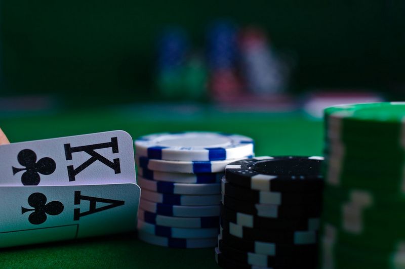Насладитесь полноценным опытом азартных игр в мобильном приложении LEV Casino